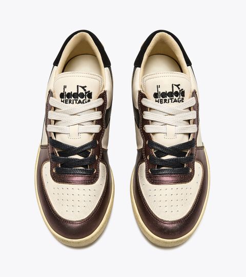MI BASKET LOW METALLIC DIRTY, LIGHT BEIGE Heritage shoe - Gender Neutral MI BASKET LOW METALLIC DIRTY LIGHT BEIGE - Diadora