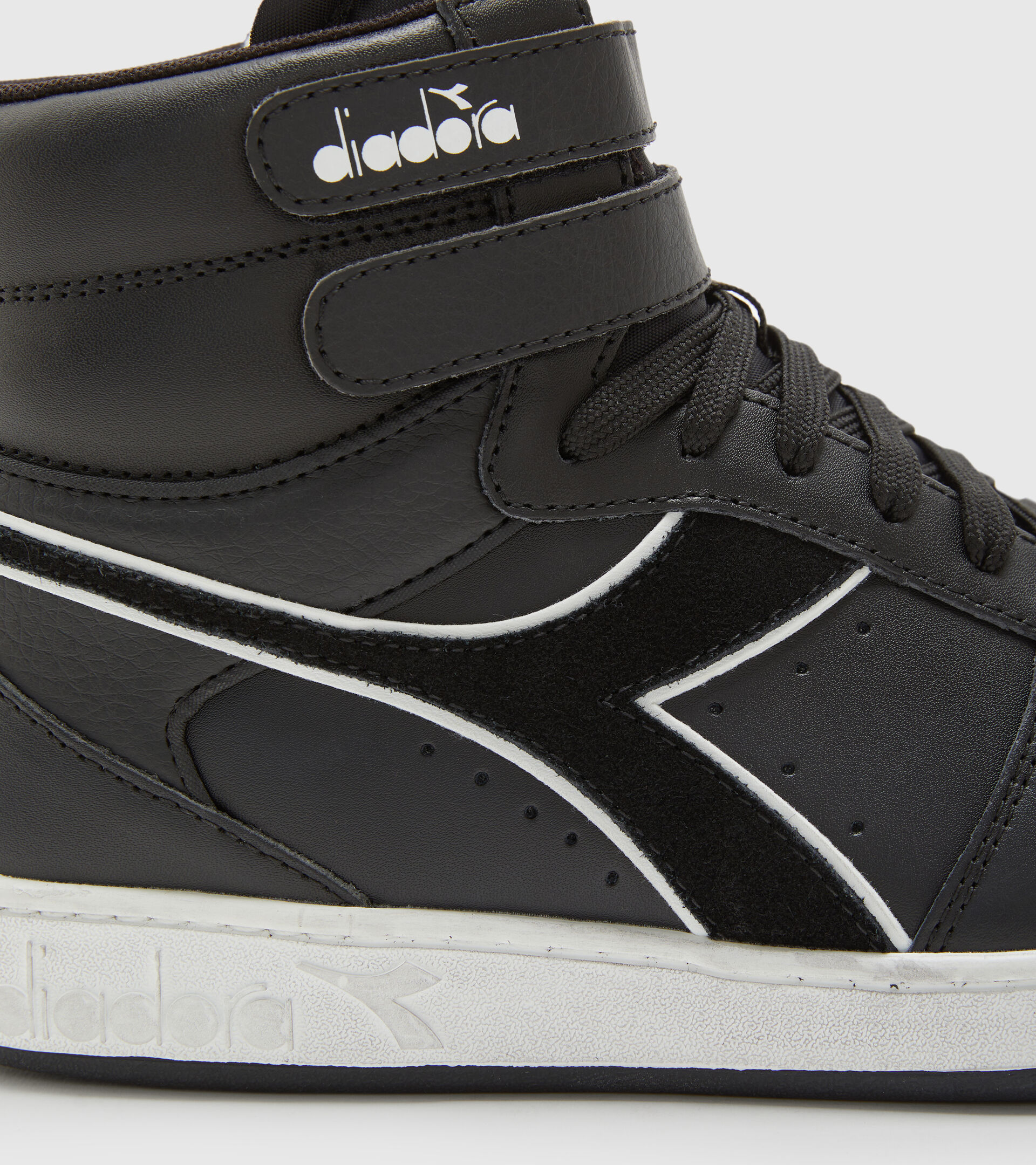 Sports shoes - Unisex MAGIC BASKET MID ICONA LEATHER BLACK/BLACK - Diadora