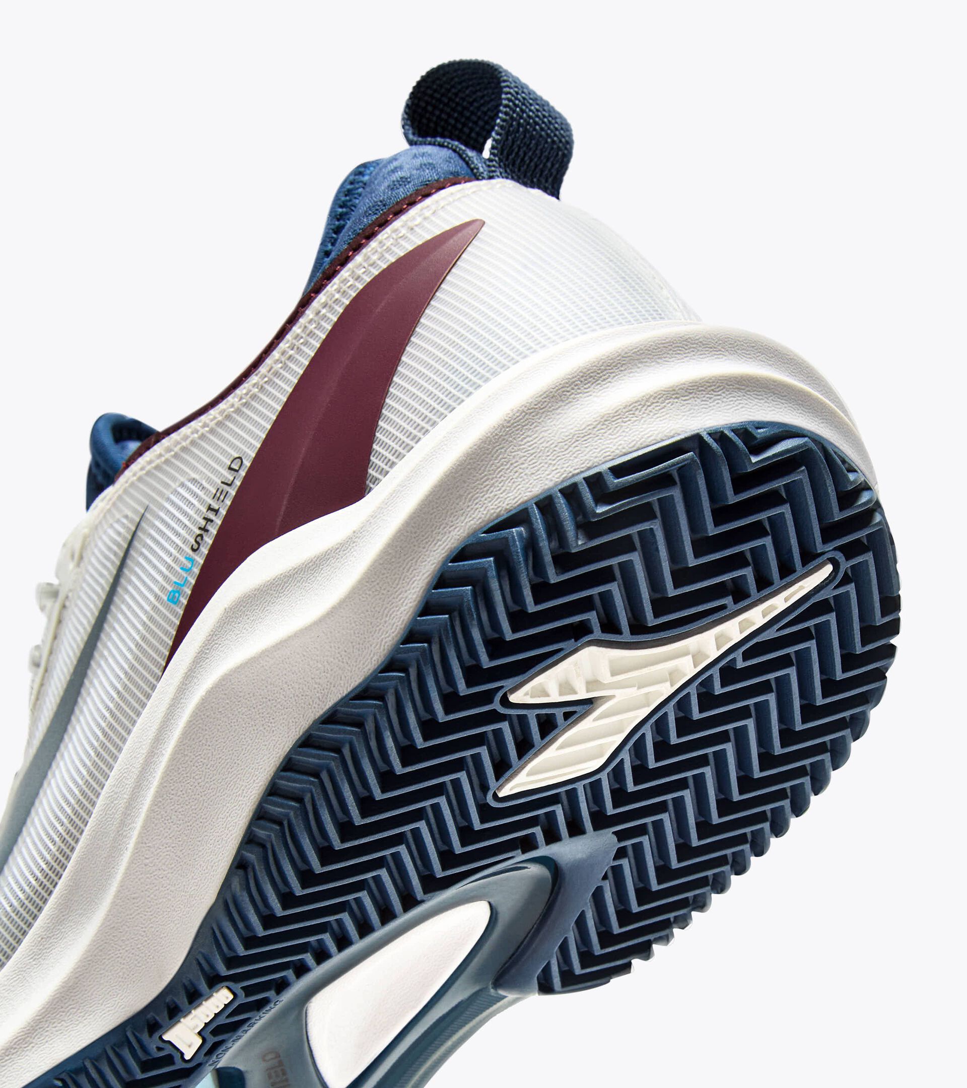 Tennis shoes for clay courts - Men SPEED BLUSHIELD FLY 4 + CLAY WHT/ENSIGN BL/MAROON BANNER - Diadora