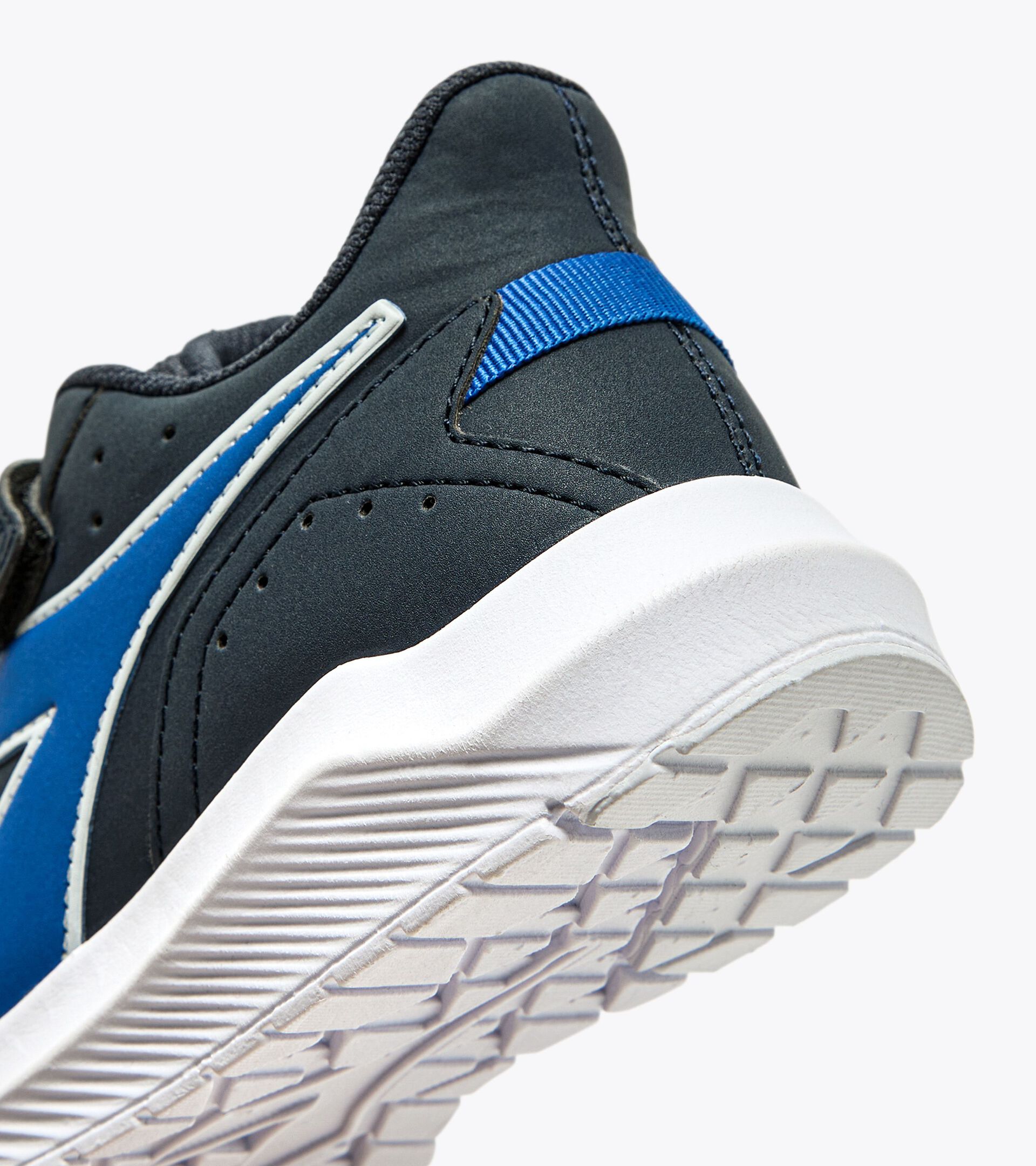 Sports shoe fod kids - 4 to 8 years - Gender Neutral FALCON 3 SL JR V LIRIO NEGRO/AZUL PRINCESA - Diadora