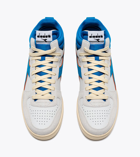 MAGIC BASKET DEMI CUT SUEDE LEATHER, AZZURRO/BIANCO Chaussures de sport - Unisexe MAGIC BASKET DEMI CUT SUEDE LEATHER AZZURRO/BIANCO - Diadora