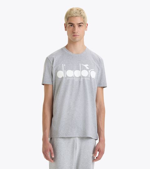 Camiseta - Para todos los g&eacute;neros T-SHIRT SS LOGO EDIFICIOS ALTOS MEZCLA - Diadora