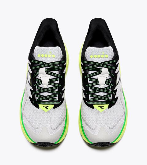 EQUIPE NUCLEO, ARGENTO/NERO/GIALLO FL DD Zapatilla de running - Hombre EQUIPE NUCLEO ARGENTO/NERO/GIALLO FL DD - Diadora