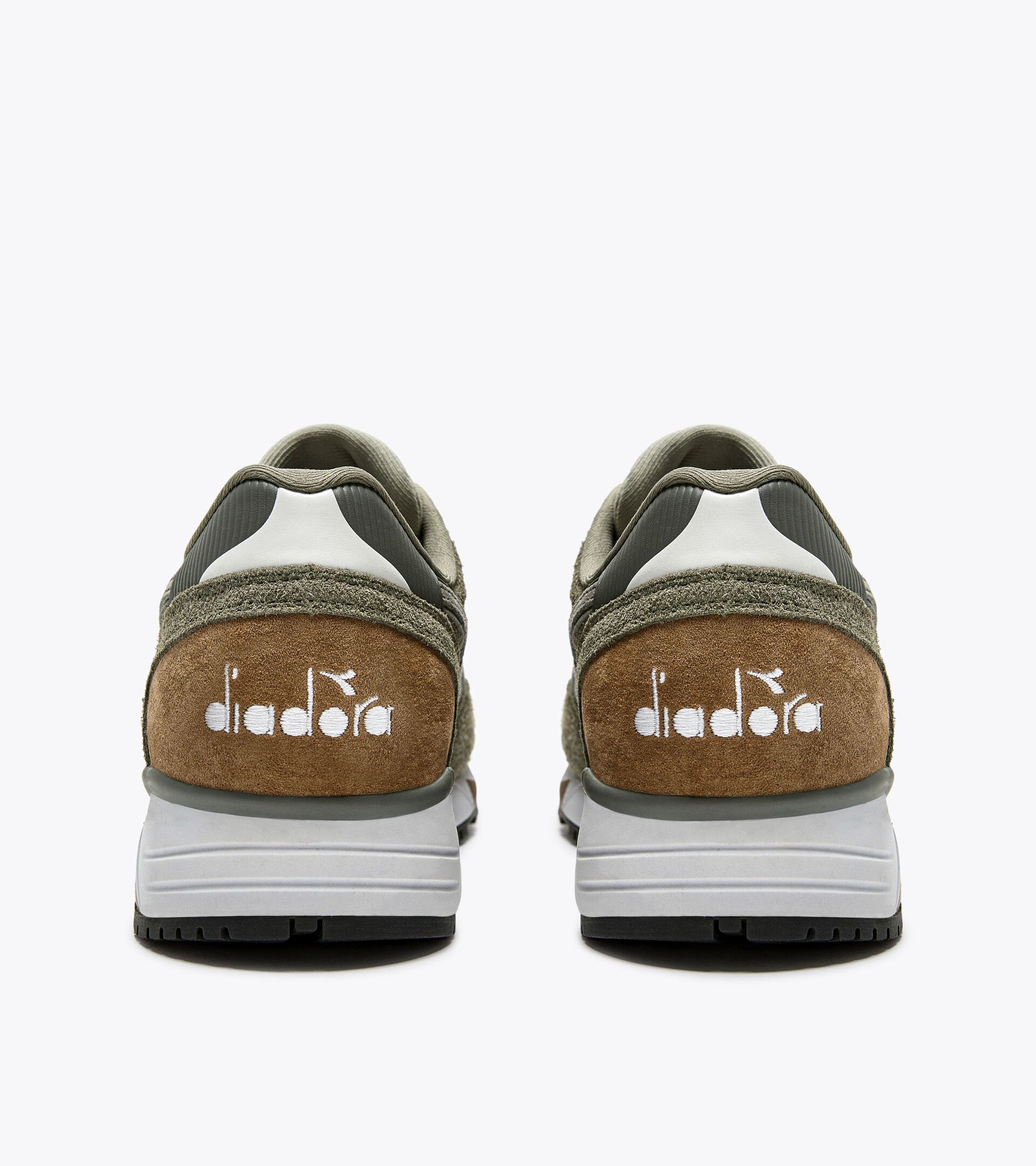 Sporty sneakers - Men N9002 WINTER WILD DOVE/GRAY WILLOW - Diadora