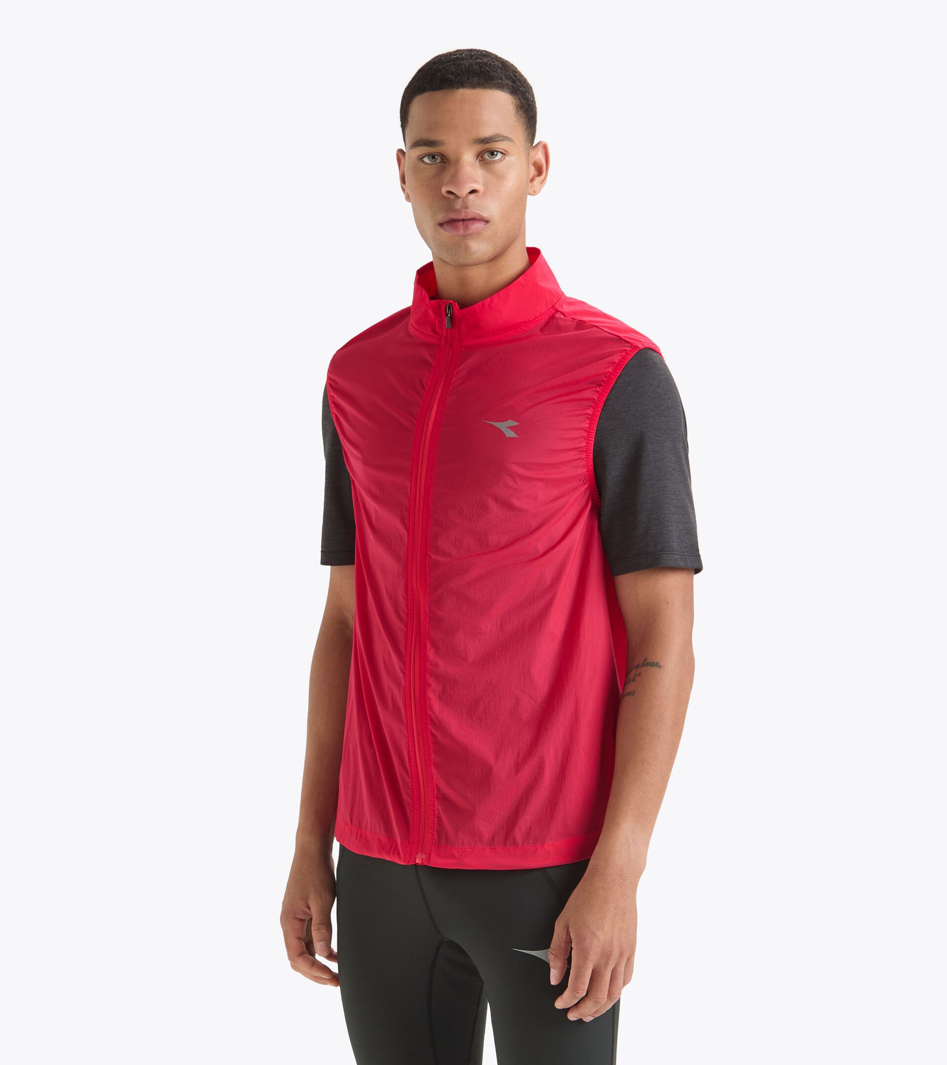 Winddichte Laufweste, packable - Herren
 PACKABLE VEST TOREADOR ROT - Diadora