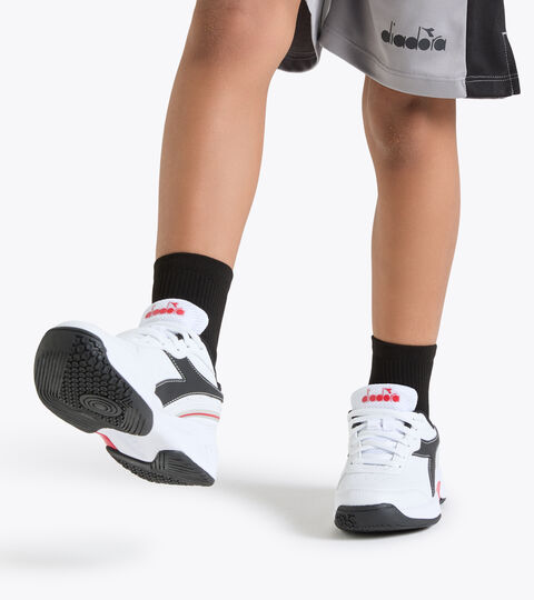 S. CHALLENGE 4 SL JR, WHITE/BLACK Junior tennis shoes - Unisex S. CHALLENGE 4 SL JR WHITE/BLACK - Diadora