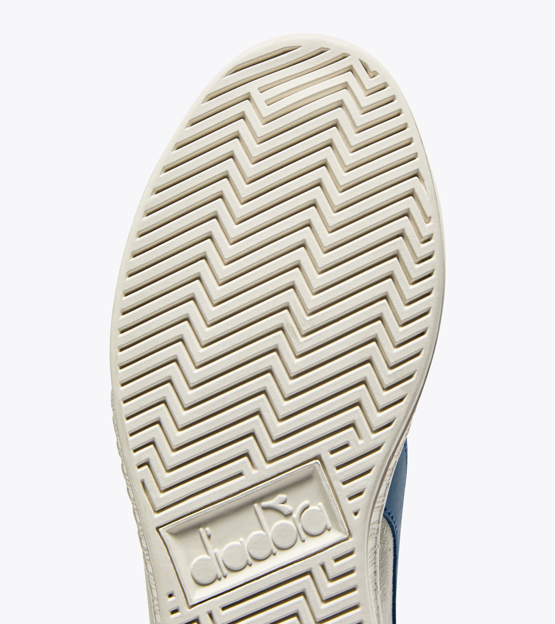 Sporty sneakers - All-Gender GAME L HIGH SUEDE WAXED STAR WHITE/INFINITY - Diadora