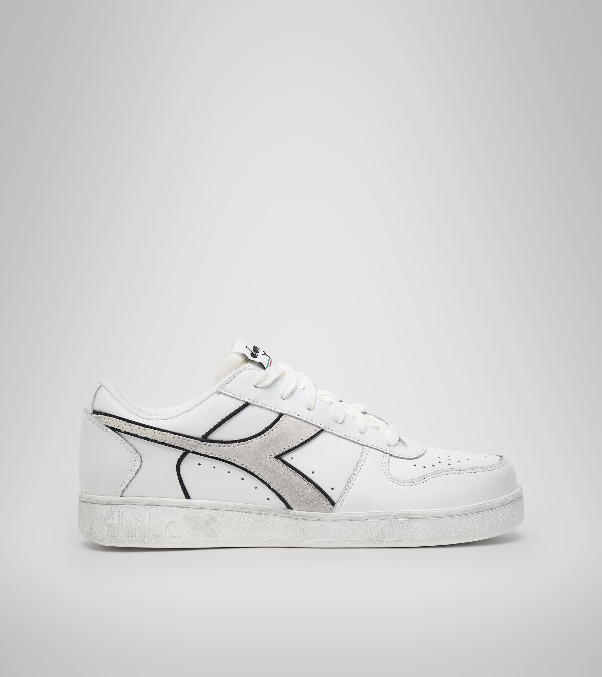 Sports shoes - Unisex MAGIC BASKET LOW ICONA LEATHER WHITE - Diadora