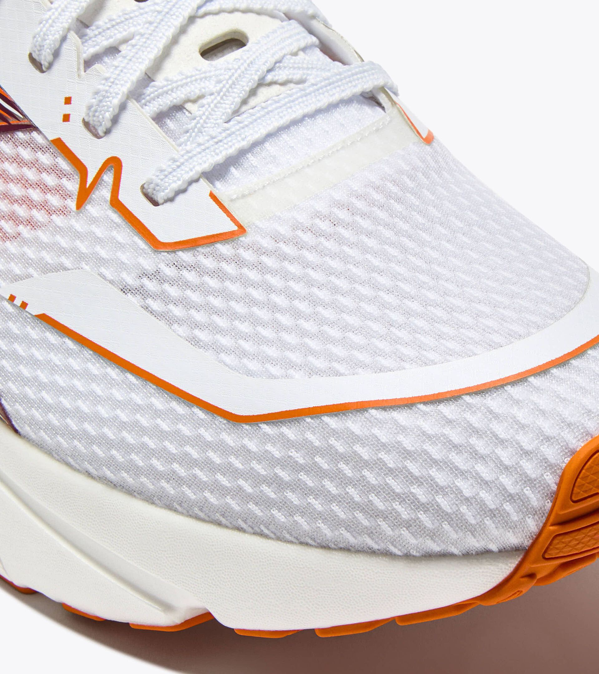 Running shoe - Lightness and reactivity - Men&rsquo;s FREQUENZA 2 WHITE/MAROON BANNER - Diadora