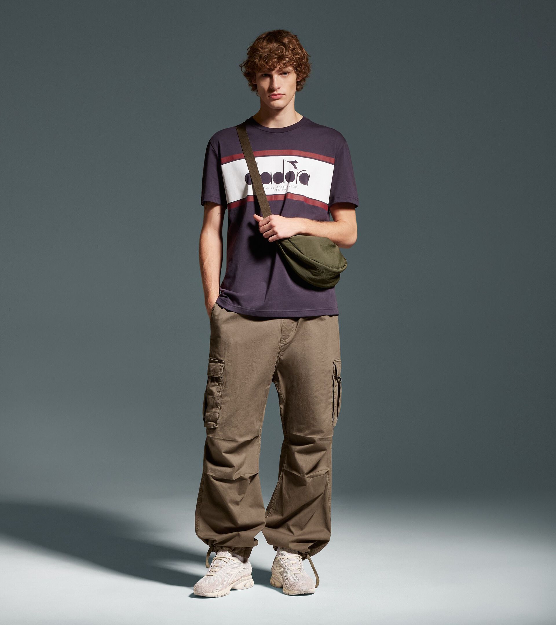 T-shirt - All-Gender
 T-SHIRT SS LOGO BLUE DENIM/OPTICAL WHITE - Diadora