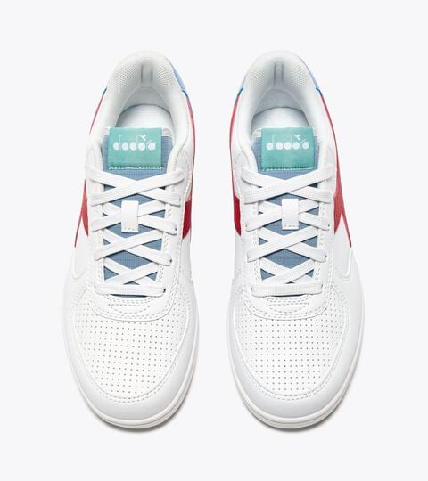 RAPTOR LOW STRIPE GS, WHITE/SALSA/CORONET BLUE Sports shoe - 8 to 16 years old - All-gender RAPTOR LOW STRIPE GS WHITE/SALSA/CORONET BLUE - Diadora