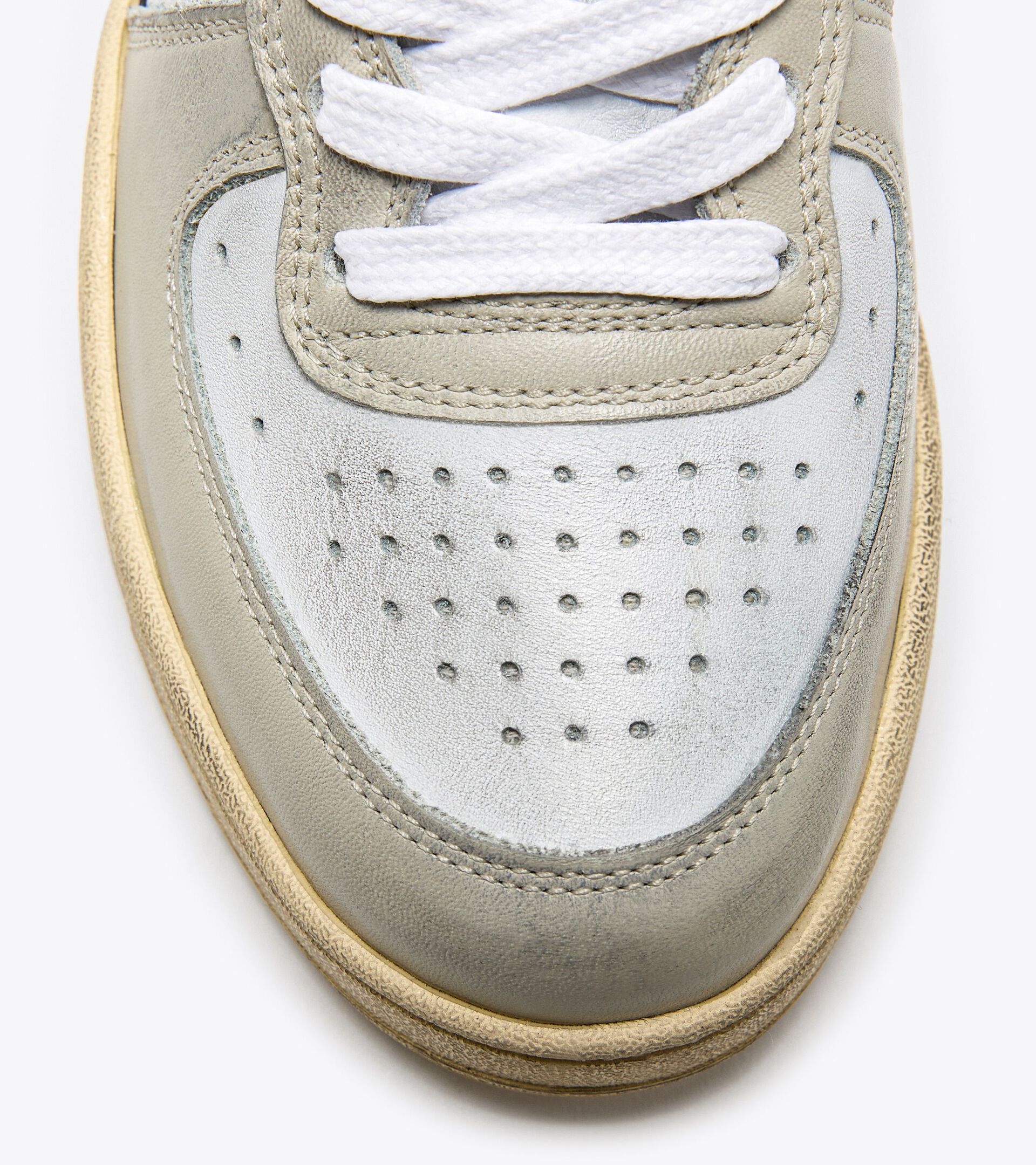 Heritage shoe - Gender Neutral MI BASKET LOW USED GRAY PELICAN - Diadora