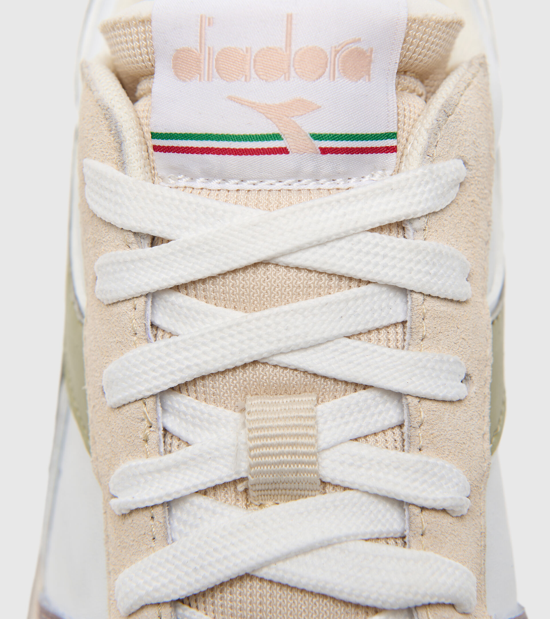 Sports shoes - Women MAGIC BASKET LOW ICONA WN WHITE/ANTLER/FLINT GRAY - Diadora