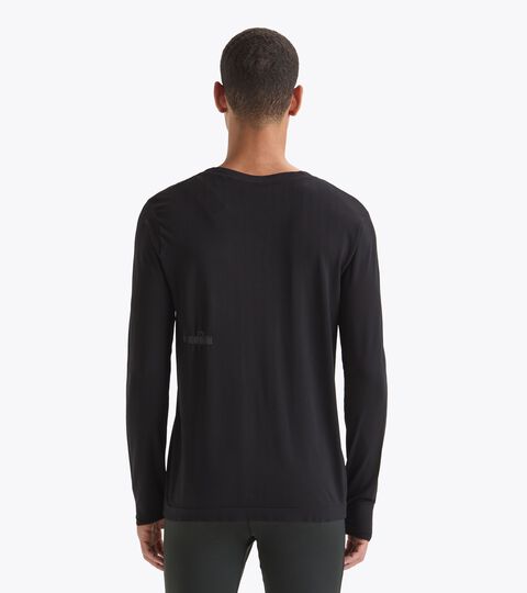 LS T-SHIRT SKIN FRIENDLY, BLACK Seamless running t-shirt - Made in Italy - Men’s
LS T-SHIRT SKIN FRIENDLY BLACK - Diadora