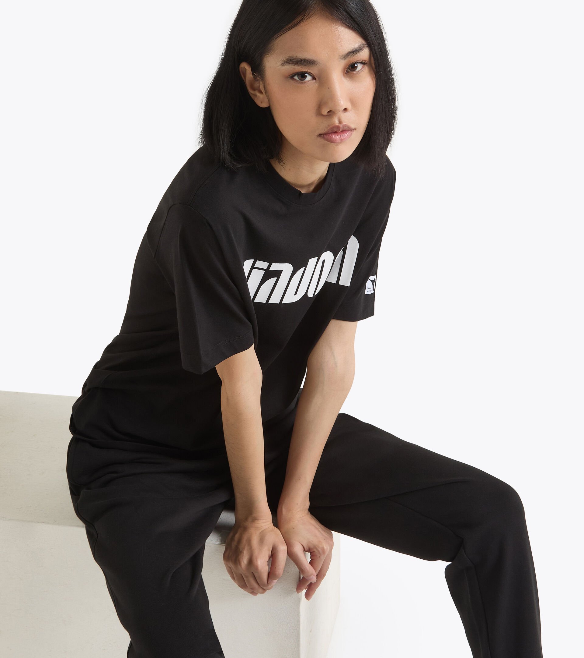 T-shirt - All-gender T-SHIRT SS ATHL. LOGO BLACK - Diadora