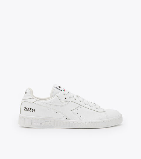Chaussures de sportswear - Unisexe GAME L LOW 2030 BLANC VIF - Diadora