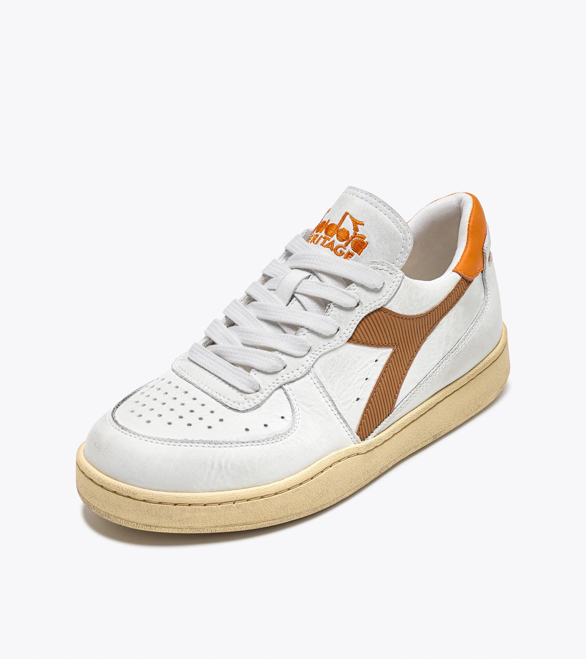 Zapatillas Heritage - Gender neutral MI BASKET LOW USED BLANCO/MARRON CARAMELO - Diadora