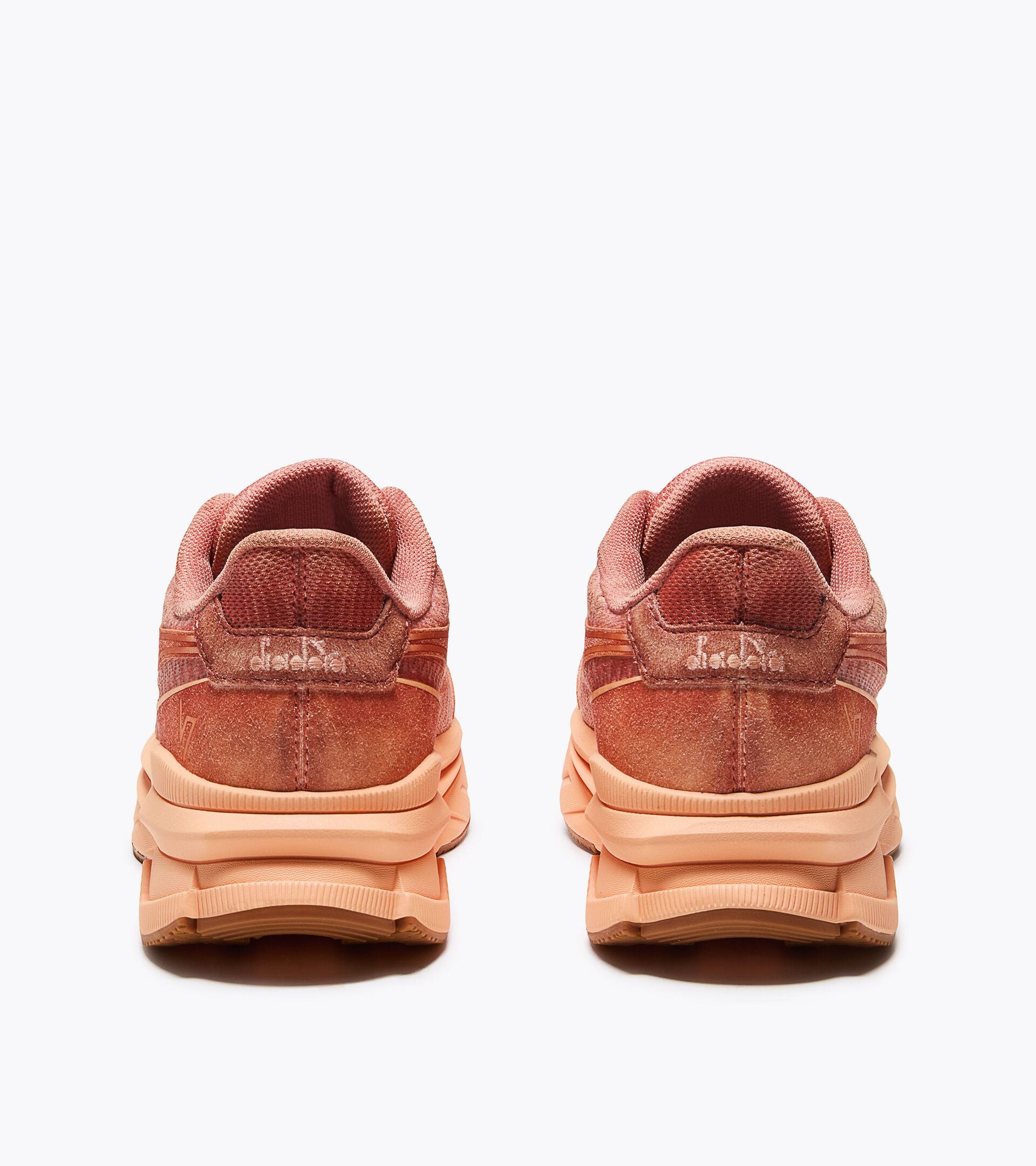 Archive Design Sneaker - All-gender V7000 DIP DYE SHELL CORAL - Diadora