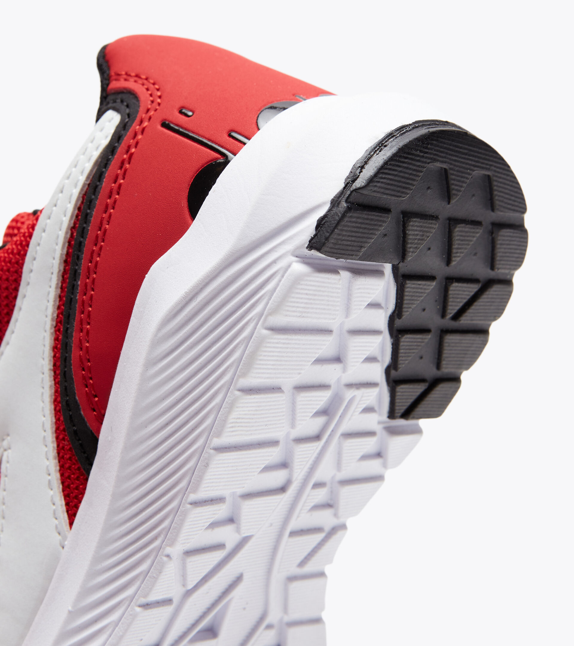 Running shoe - Kids FALCON JR V HIGH RISK RED/BLACK - Diadora