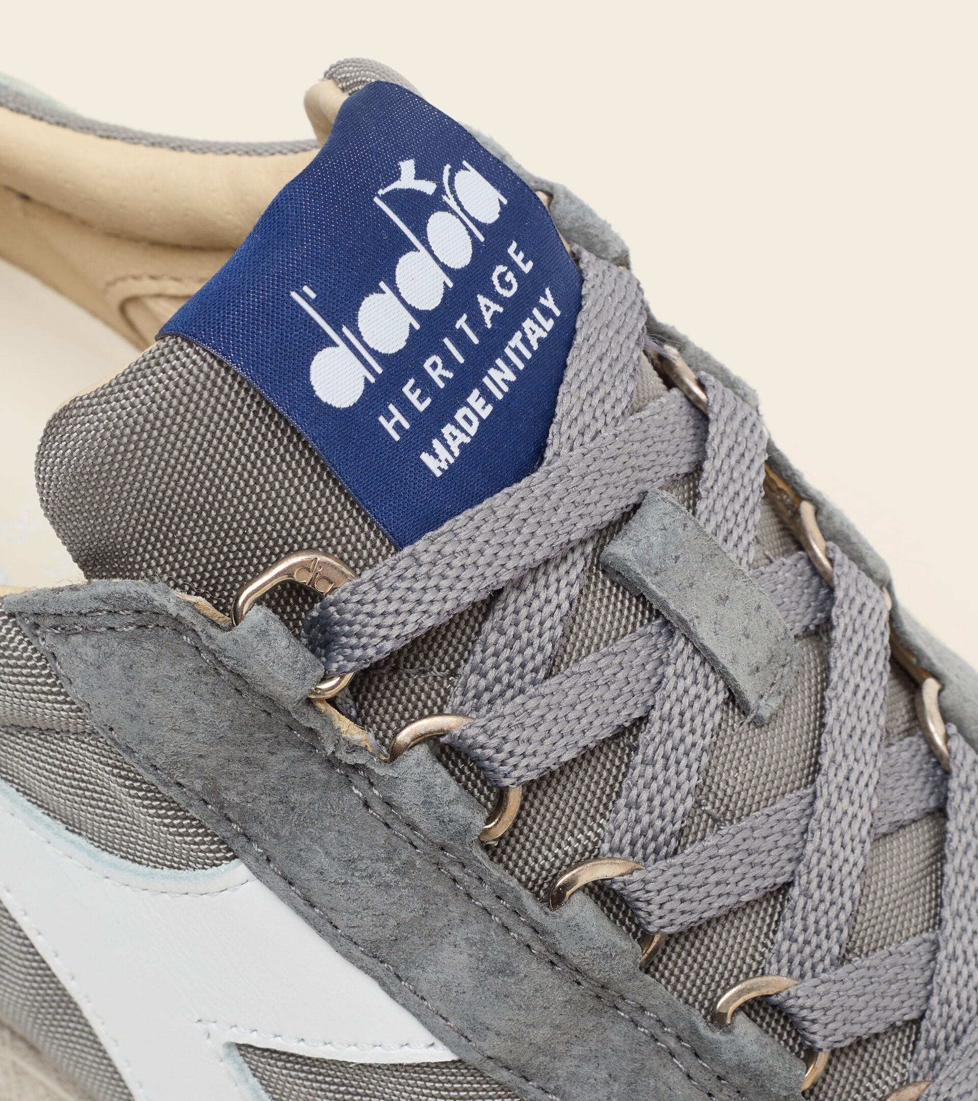 Heritage shoe - Unisex EQUIPE MAD ITALIA NUBUCK SW ASH GREY - Diadora