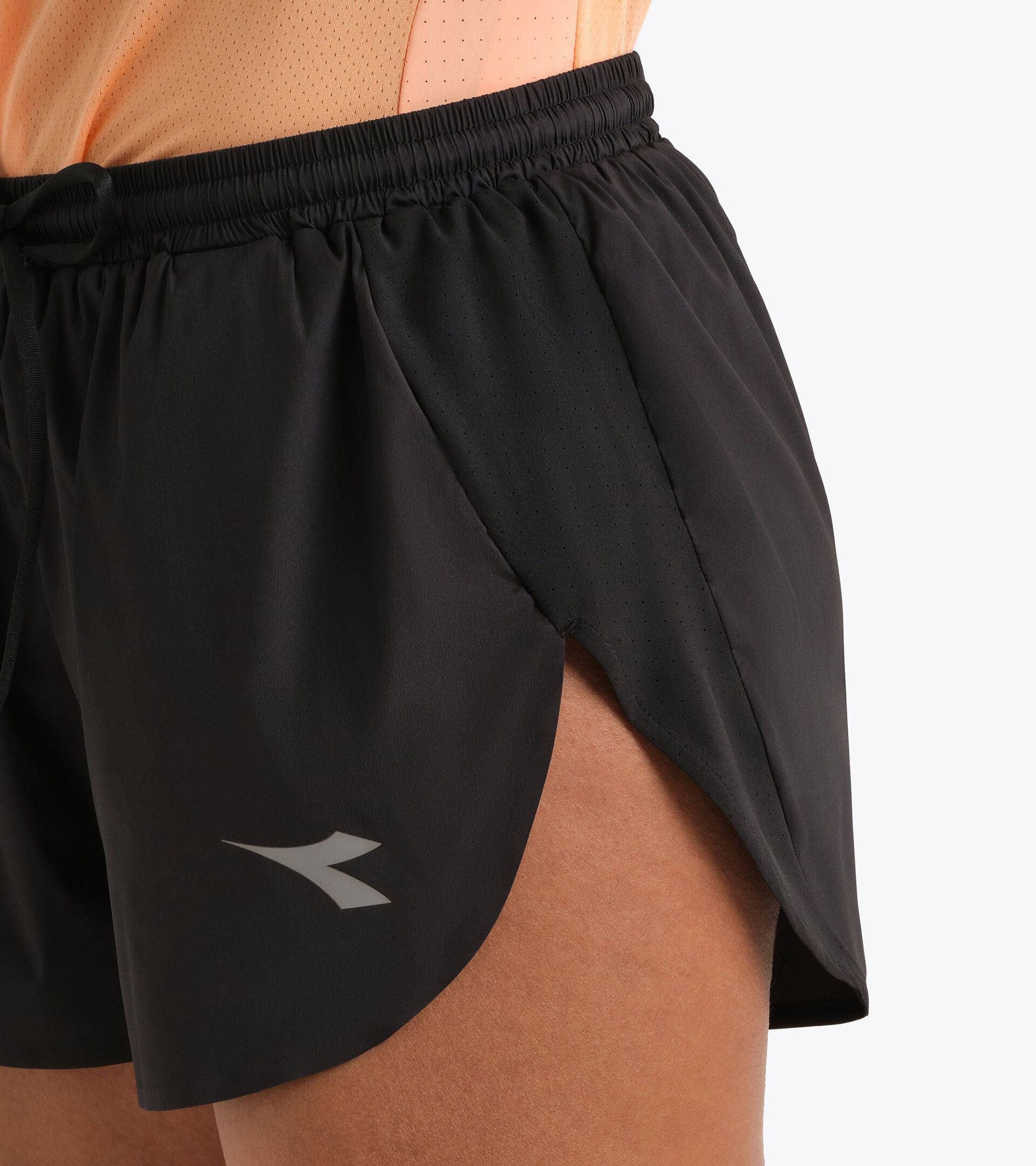 FIBRAZERO 2,5&rsquo;&rsquo; Split Shorts  - Running - Women&rsquo;s
 L. SPLIT SHORT 2.5 SUPER LIGHT FIBRAZERO BLACK - Diadora