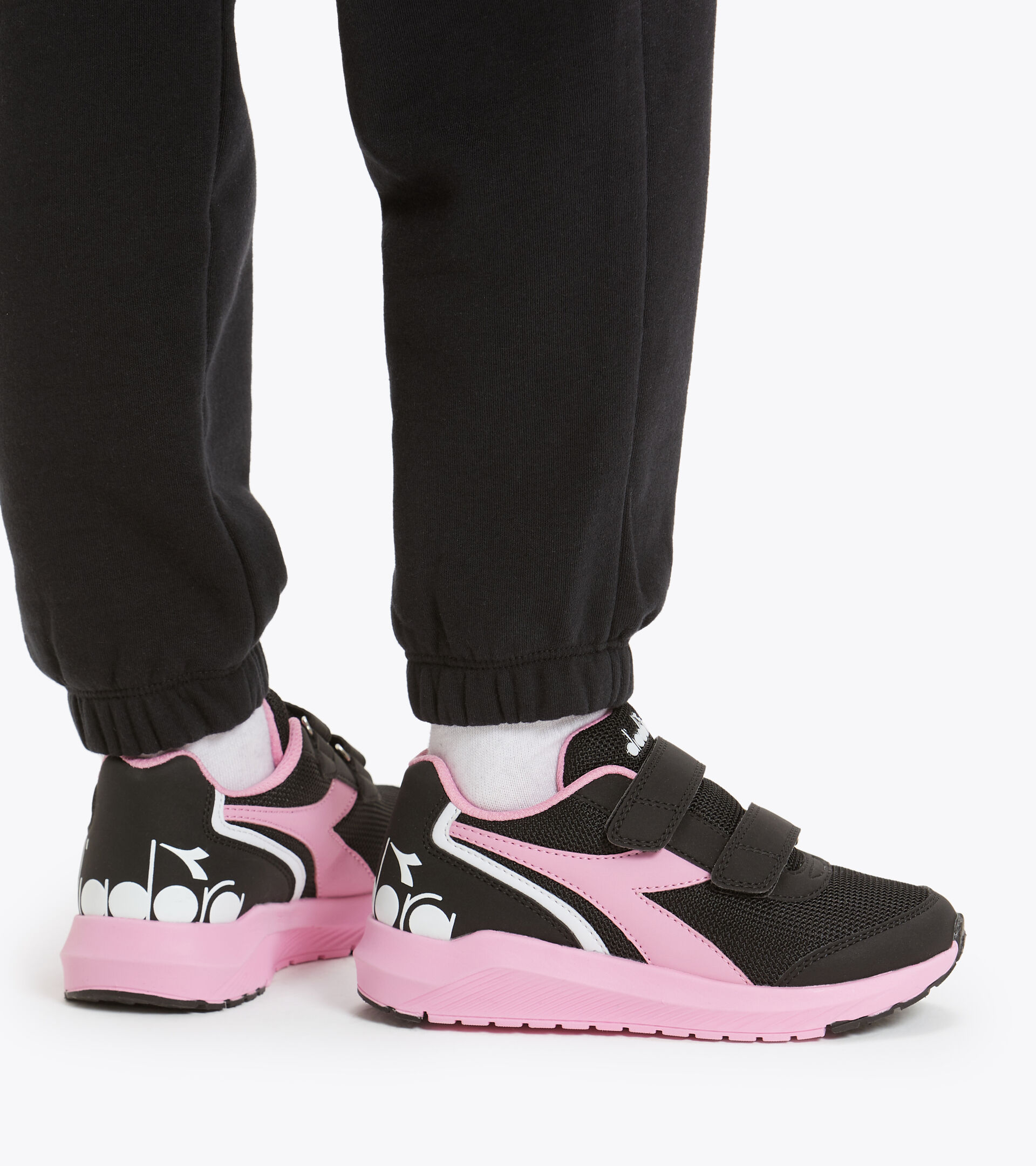 Running shoe - Kids FALCON JR V BLACK/BEGONIA PINK - Diadora