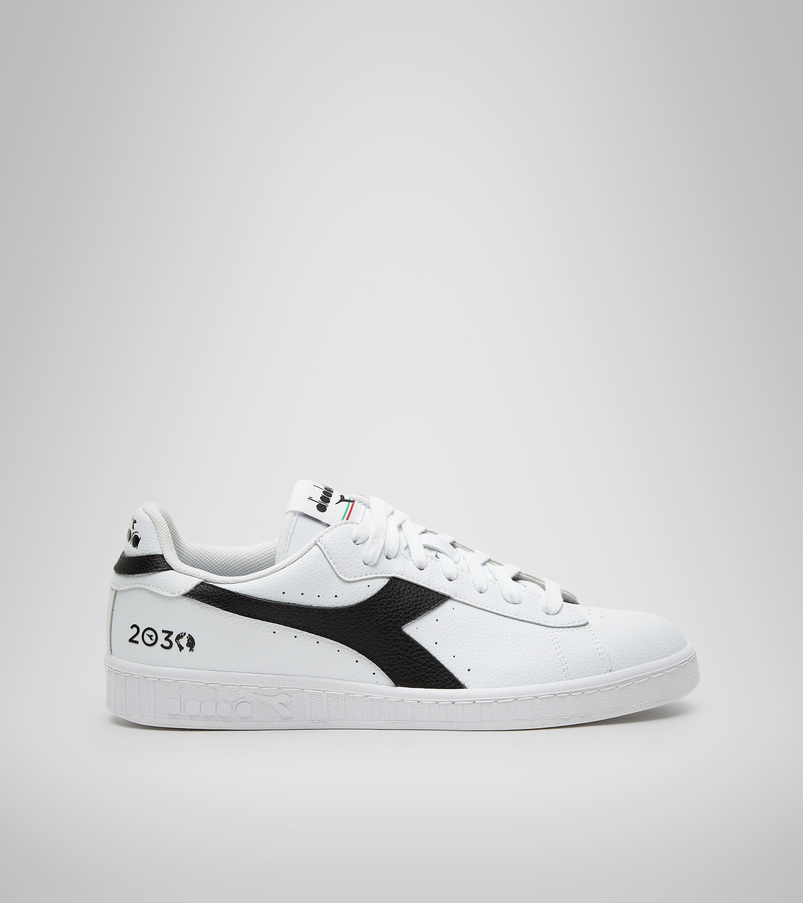 diadora white trainers