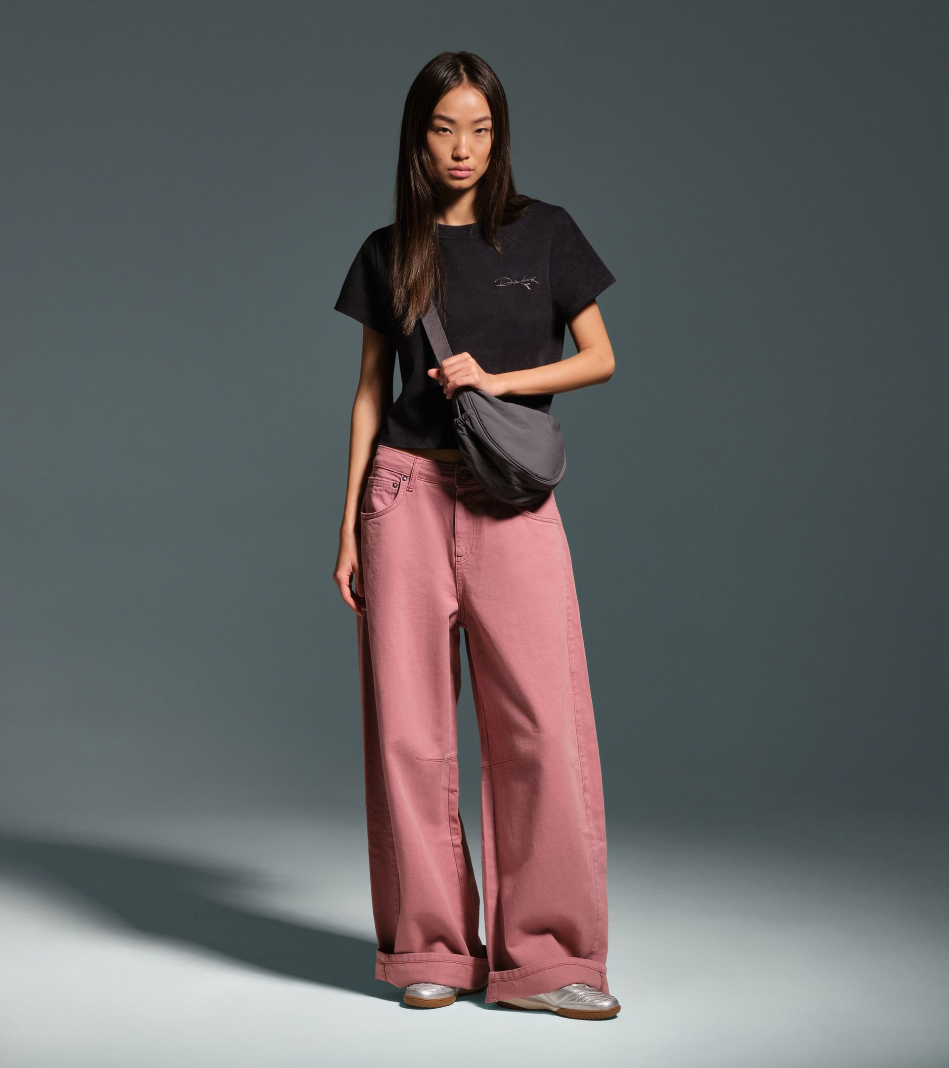 Retro-inspired Cotton T-shirt - Slim Fit - Women&rsquo;s
 L. T-SHIRT SS AVENUE LAB II BLACK COAL - Diadora