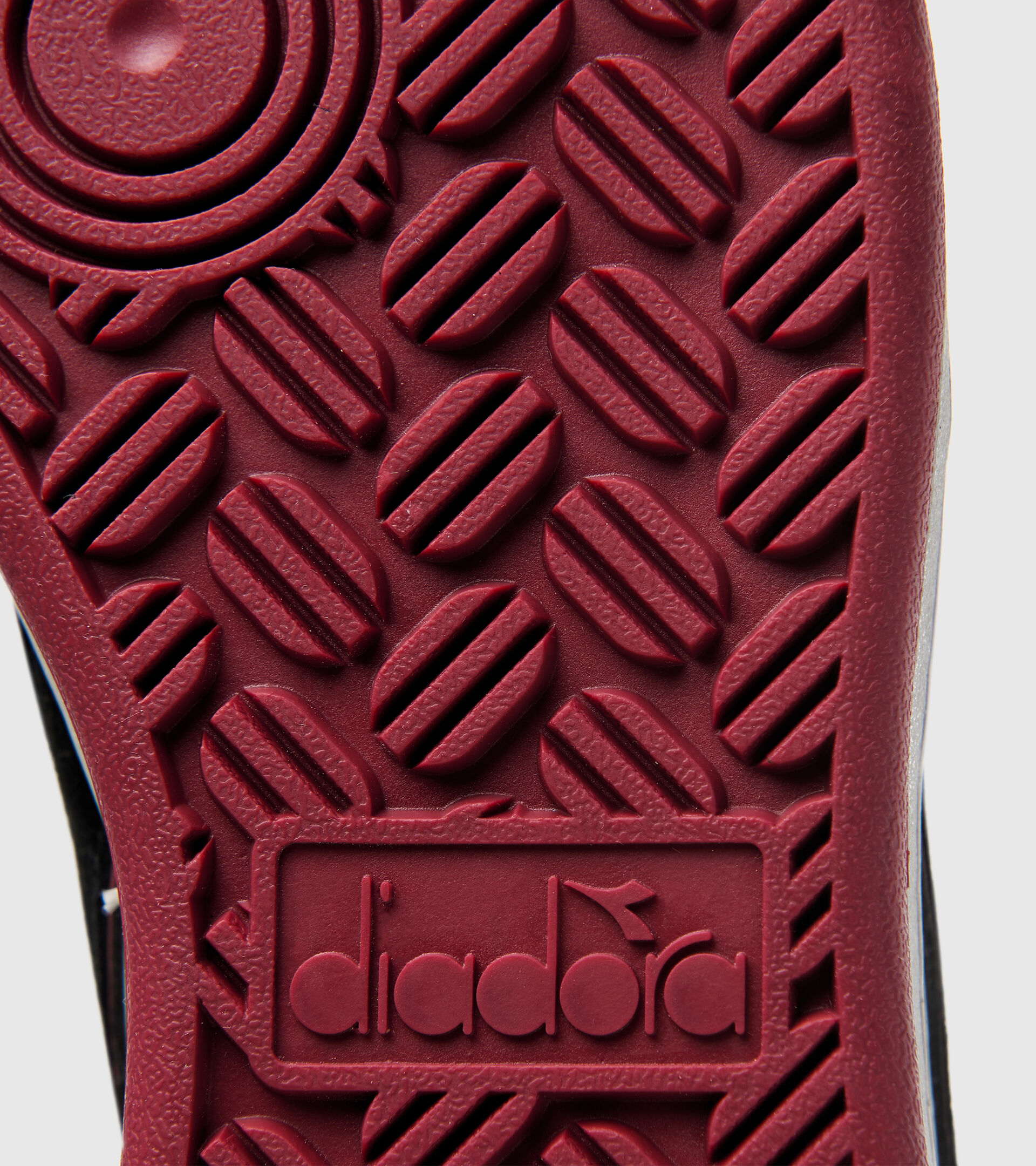 Chaussures de sport - Unisexe MAGIC BASKET LOW ICONA LEATHER BIANCO/ROSSO GRANATA - Diadora