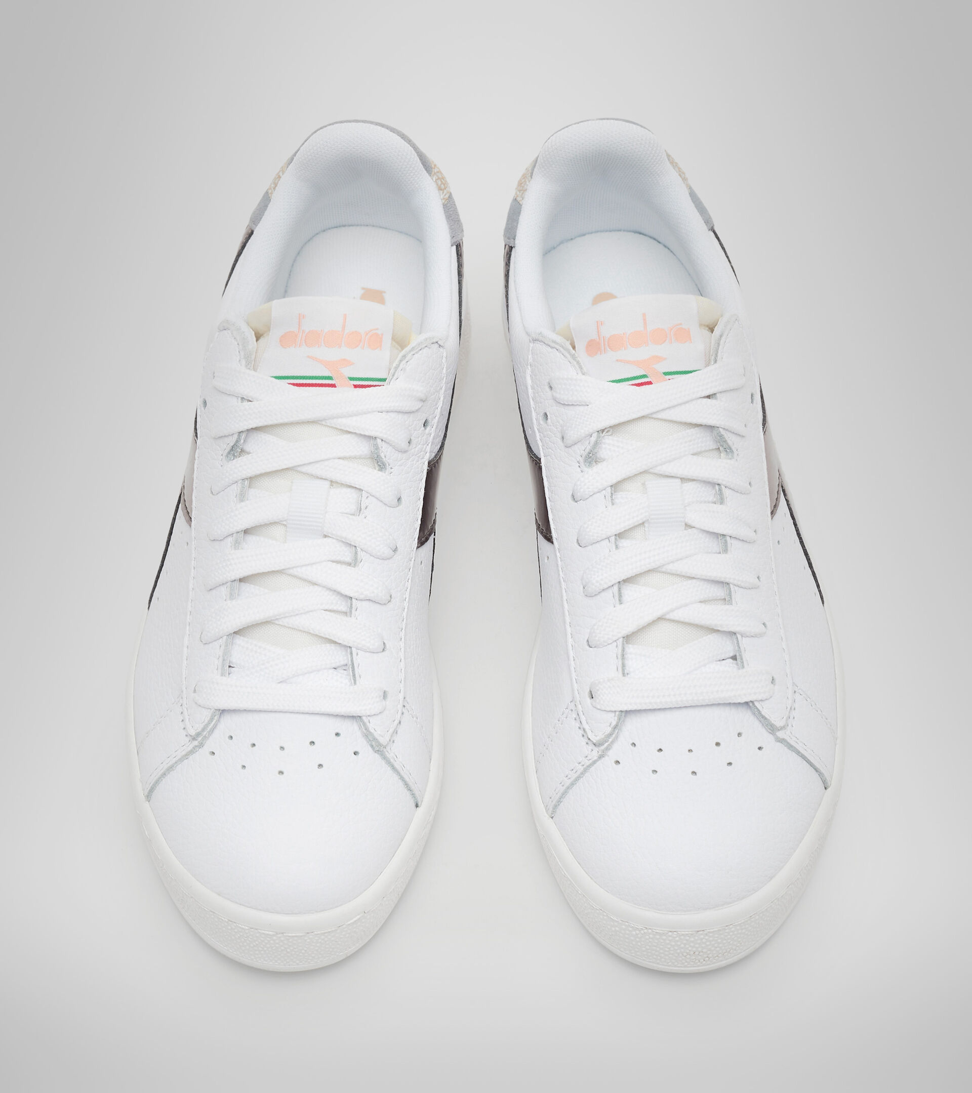Sports shoe - Women GAME L LOW ICONA GLOSSY WN WHITE/SILVER .. - Diadora