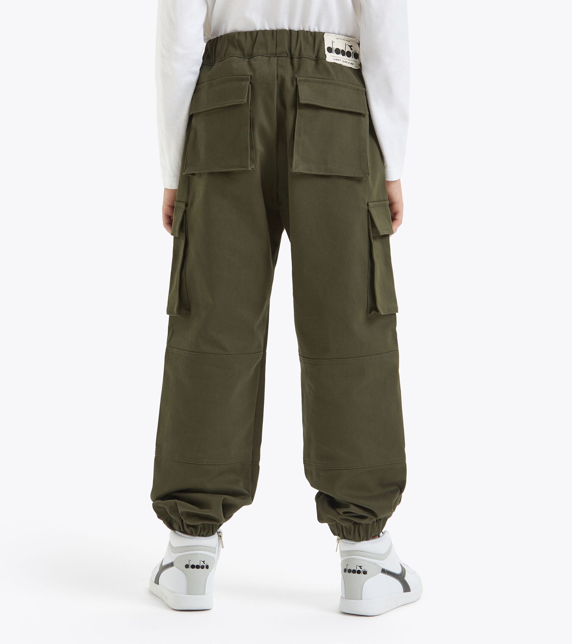 Pantalón cargo - Niño
 JB.CARGO PANT FIR VERDE CAZADOR - Diadora