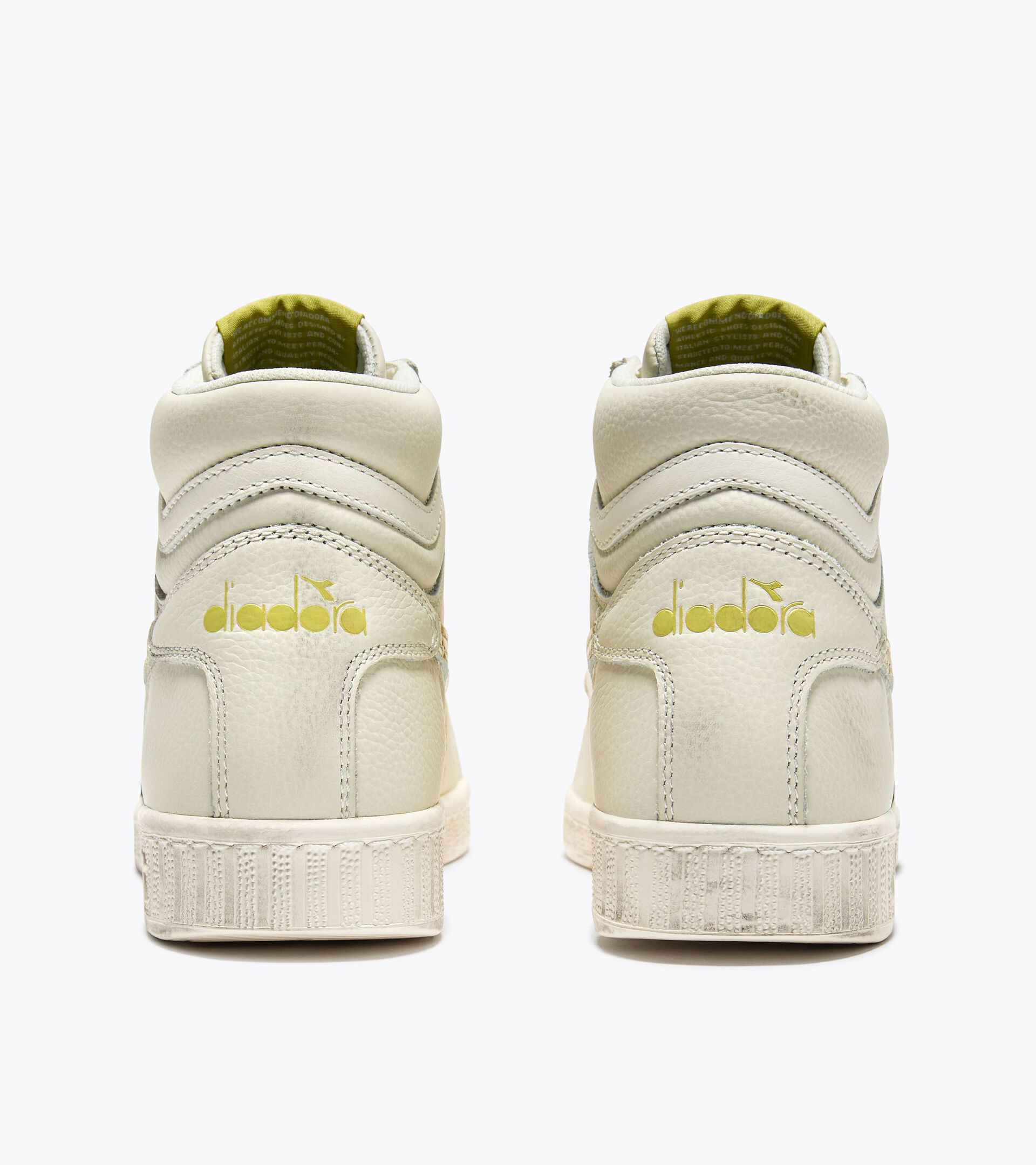 Sports shoes - Women GAME L HIGH WAXED METALLIC WN WHITE/ENDIVE - Diadora