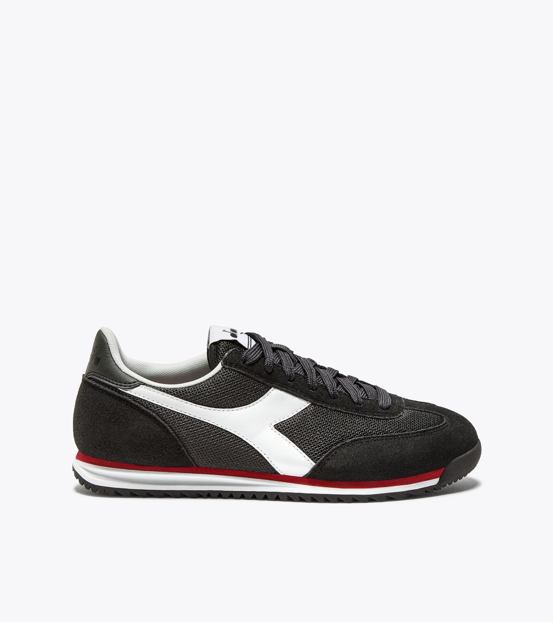 Zapatilla de ante de caña baja - Para todos los géneros CROSS ESTURION - Diadora