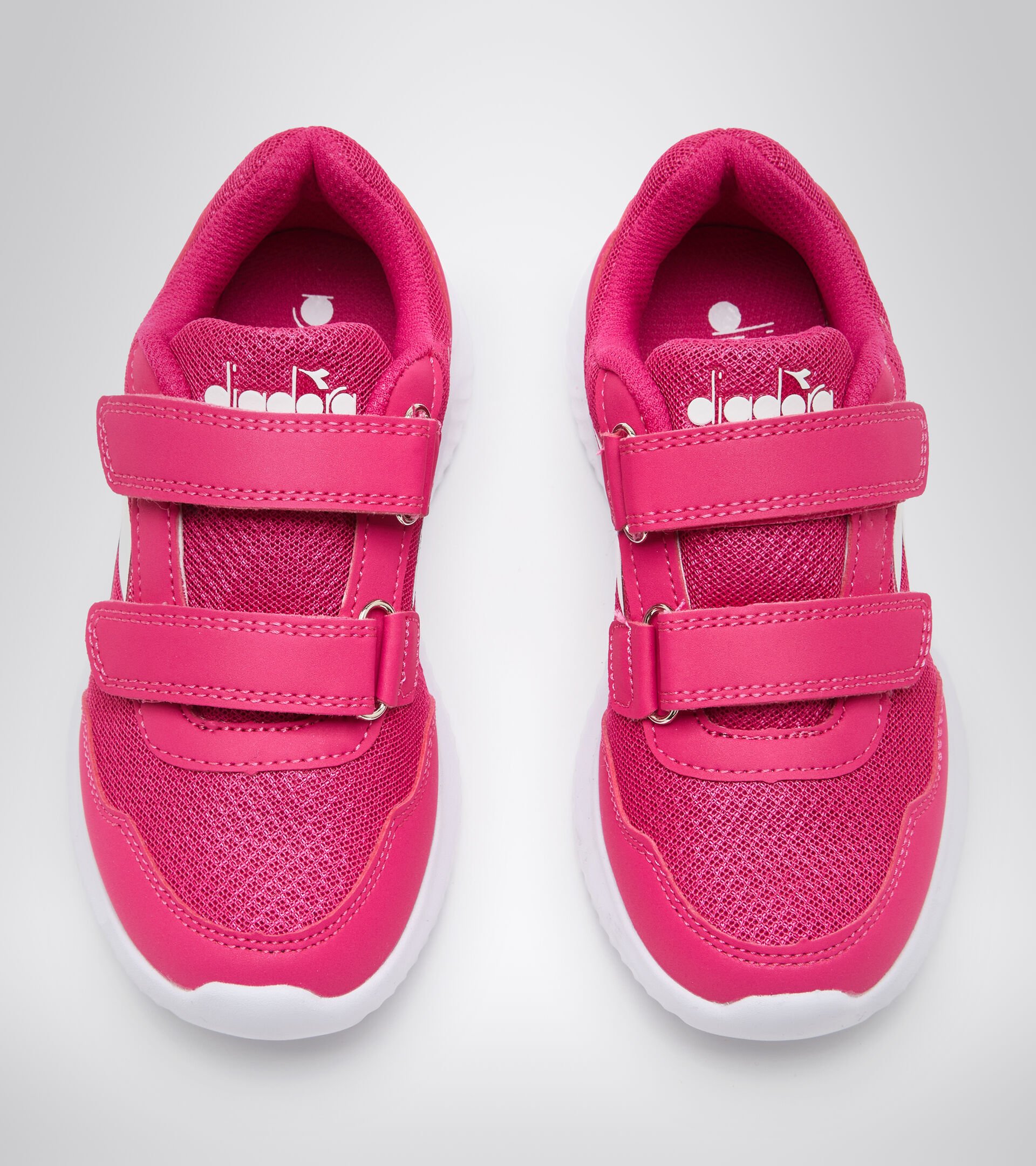 Chaussures de running Junior avec Velcro®- Unisexe ROBIN 3 JR V VIOLET BETTERAVE/BLANC - Diadora