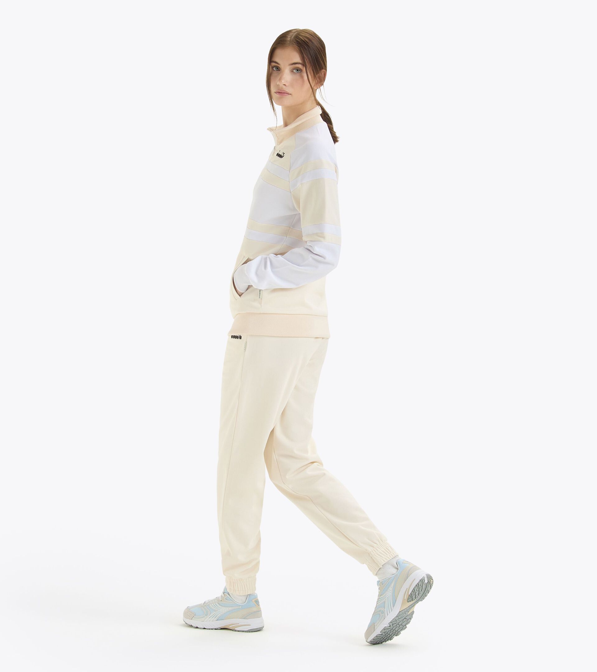 Sports jacket - Gender Neutral
 JACKET 80S WHISPER WHITE - Diadora