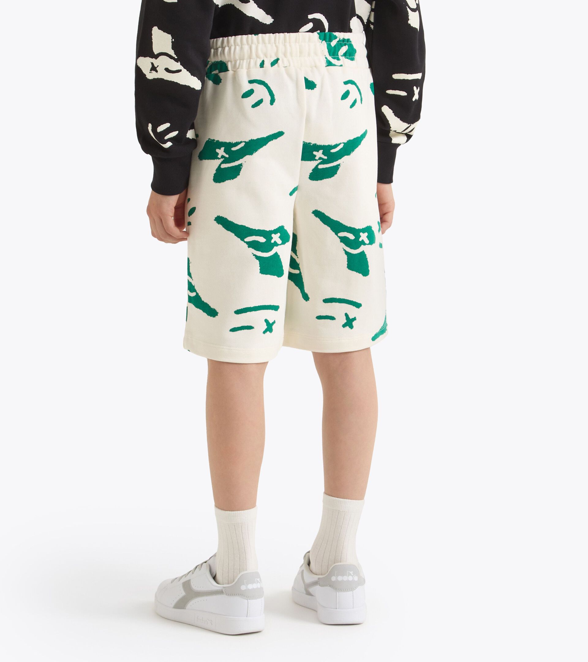 Bermuda - Fit comfort - Boy
JB. BERMUDA SMILE LOGO CREAM - Diadora