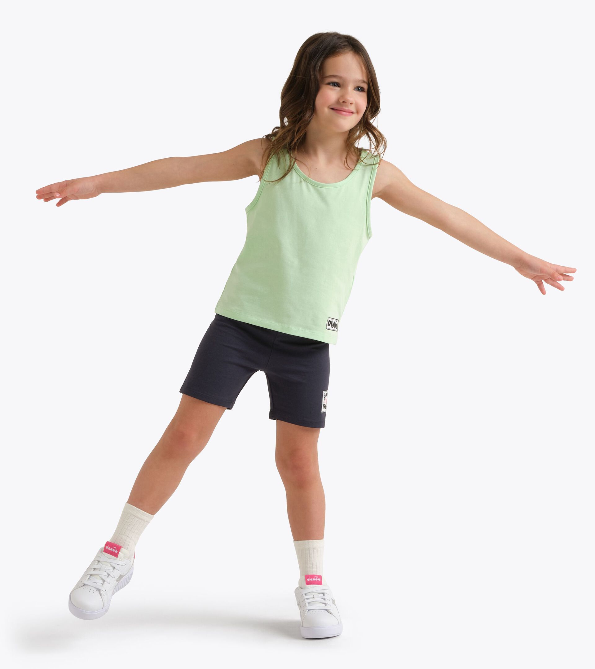 Conjunto deportivo - Camiseta sin mangas y pantal&oacute;n corto - Ni&ntilde;a JG. SET ESS. SPORTS SL VERDE PATINA - Diadora