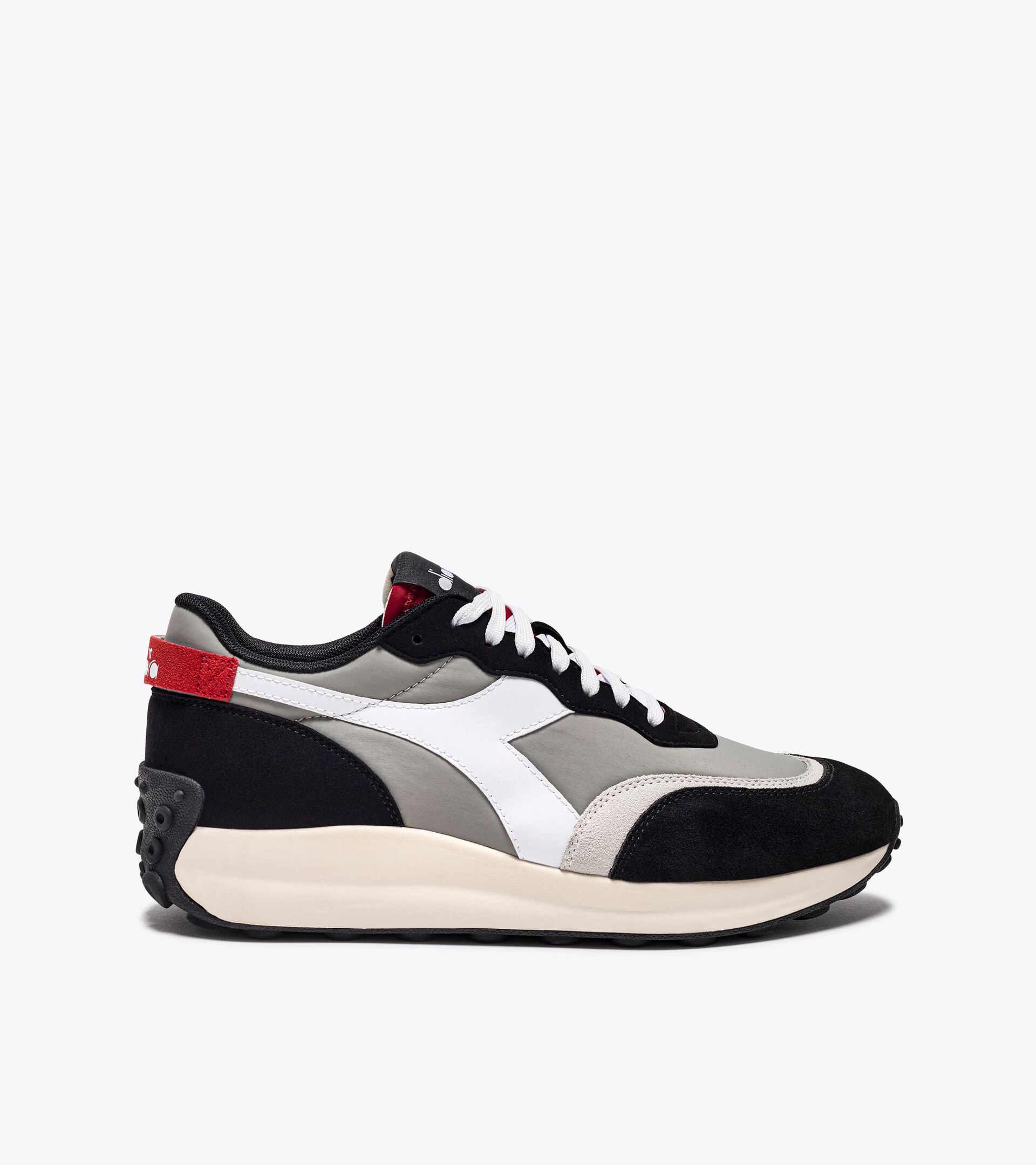 Chaussures de sportswear - Gender neutral RACE NYL ULTIMATE GRIS/NOIR - Diadora