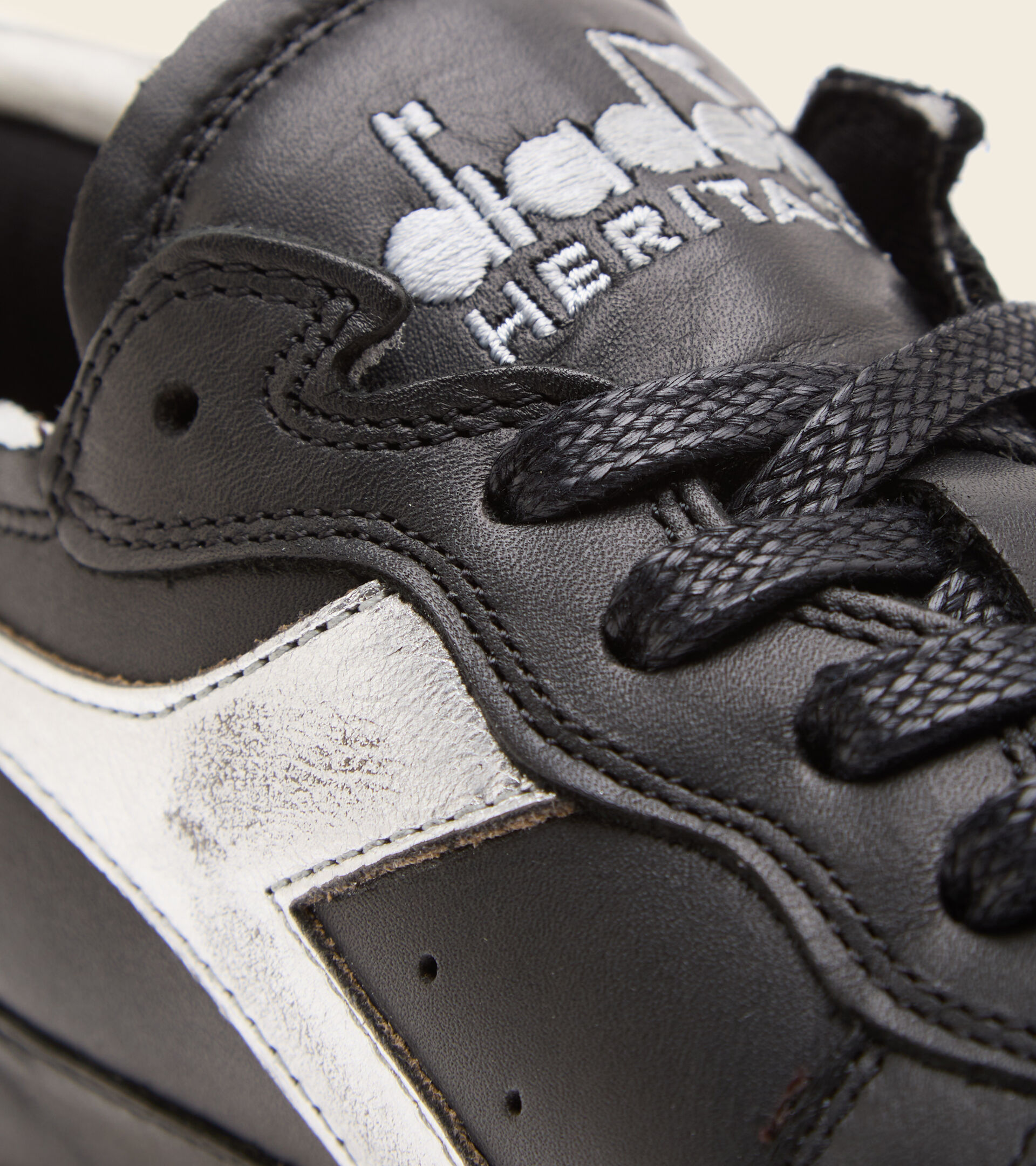 Footwear Heritage UNISEX MI BASKET ROW CUT NEW MOON NERO Diadora