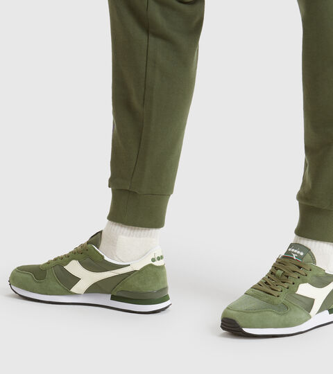 Sporty sneakers - All-Gender CAMARO OLIVINE/WHISPER WHITE - Diadora