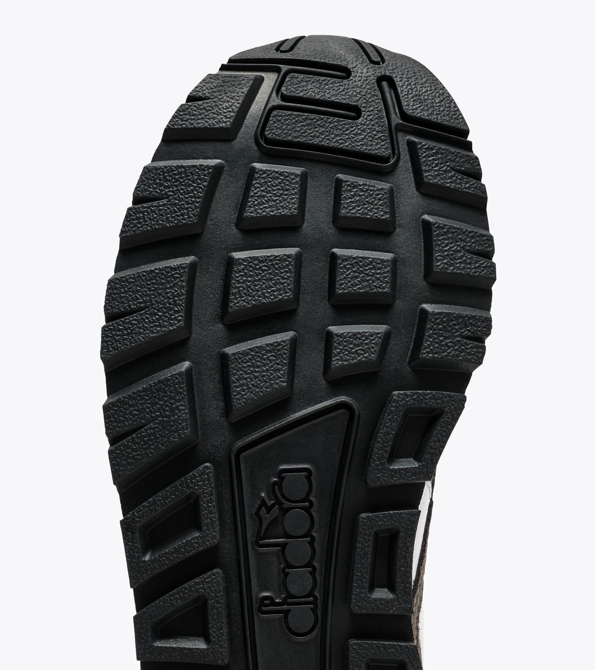 Sportlicher Sneaker - alle Geschlechter N.92 ADVANCE GESCHUETZMETALL - Diadora