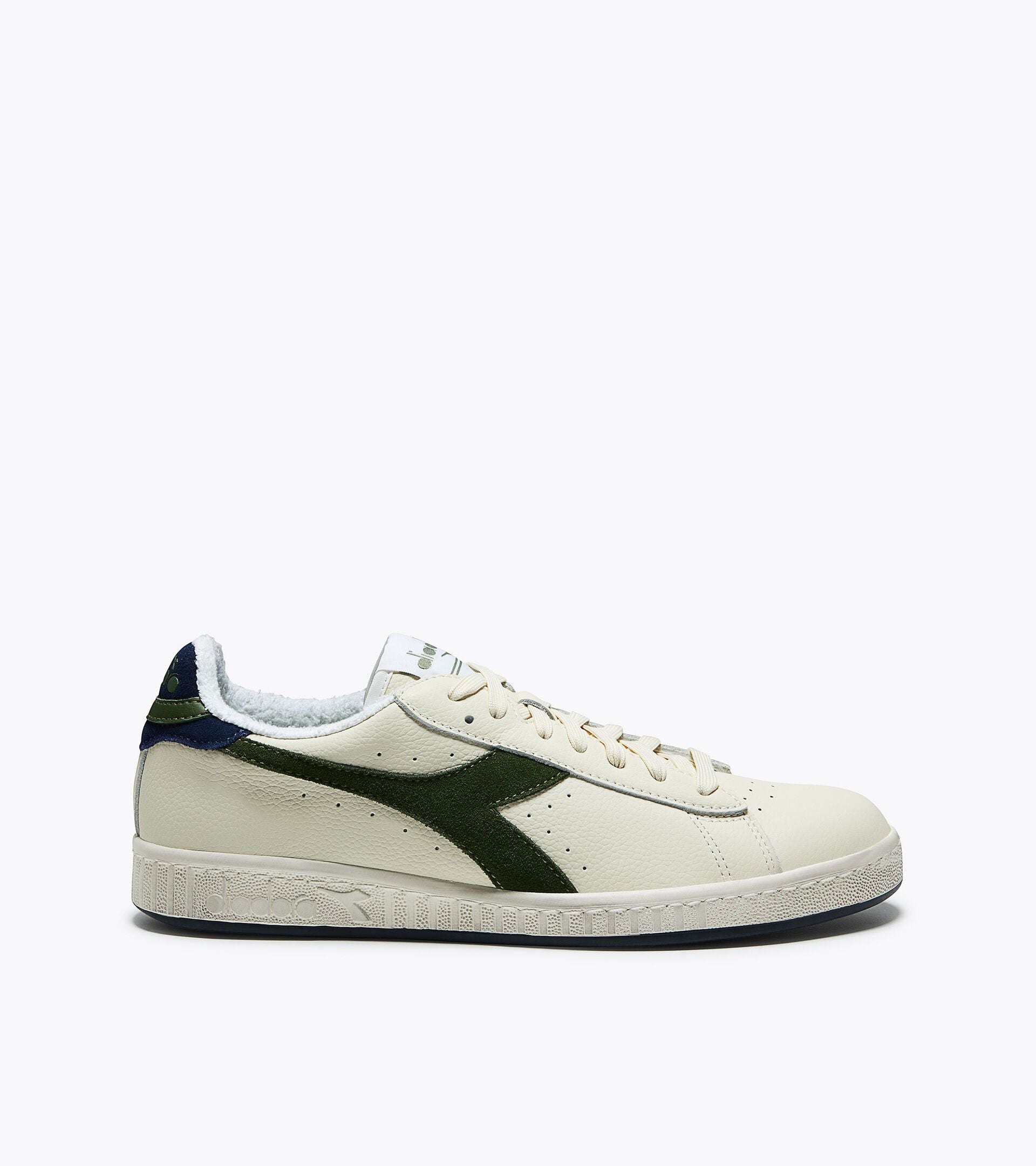 Sneakers - For every gender GAME LOW SUEDE TOWEL WHITE/GREEN - Diadora