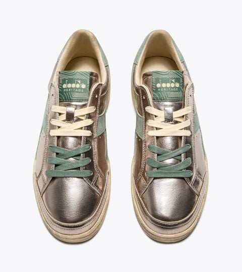 PRESTIGE METAL USED, BEIGE SESAME Heritage sneaker made from leather - All-gender
PRESTIGE METAL USED BEIGE SESAME - Diadora