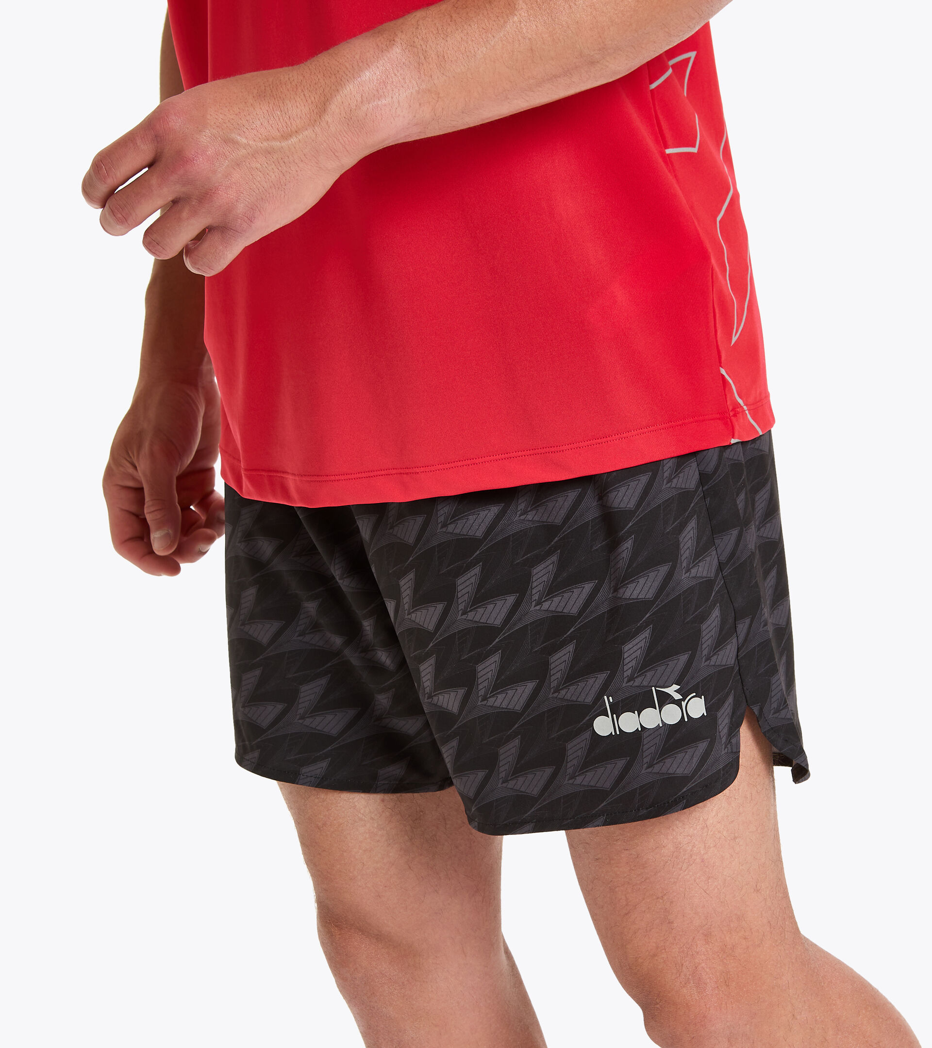 Running shorts - Men MICROFIBER SHORTS 12,5 CM ALL OVER BLACK - Diadora