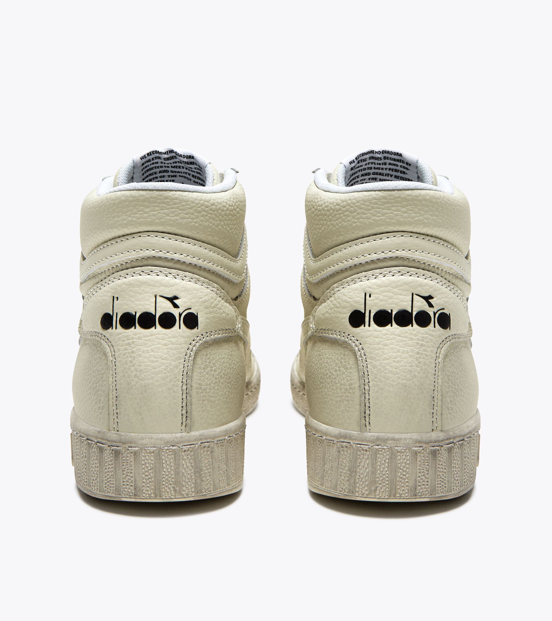 Sporty sneakers - All-Gender GAME L HIGH WAXED WHITE/WHITE/WHITE - Diadora