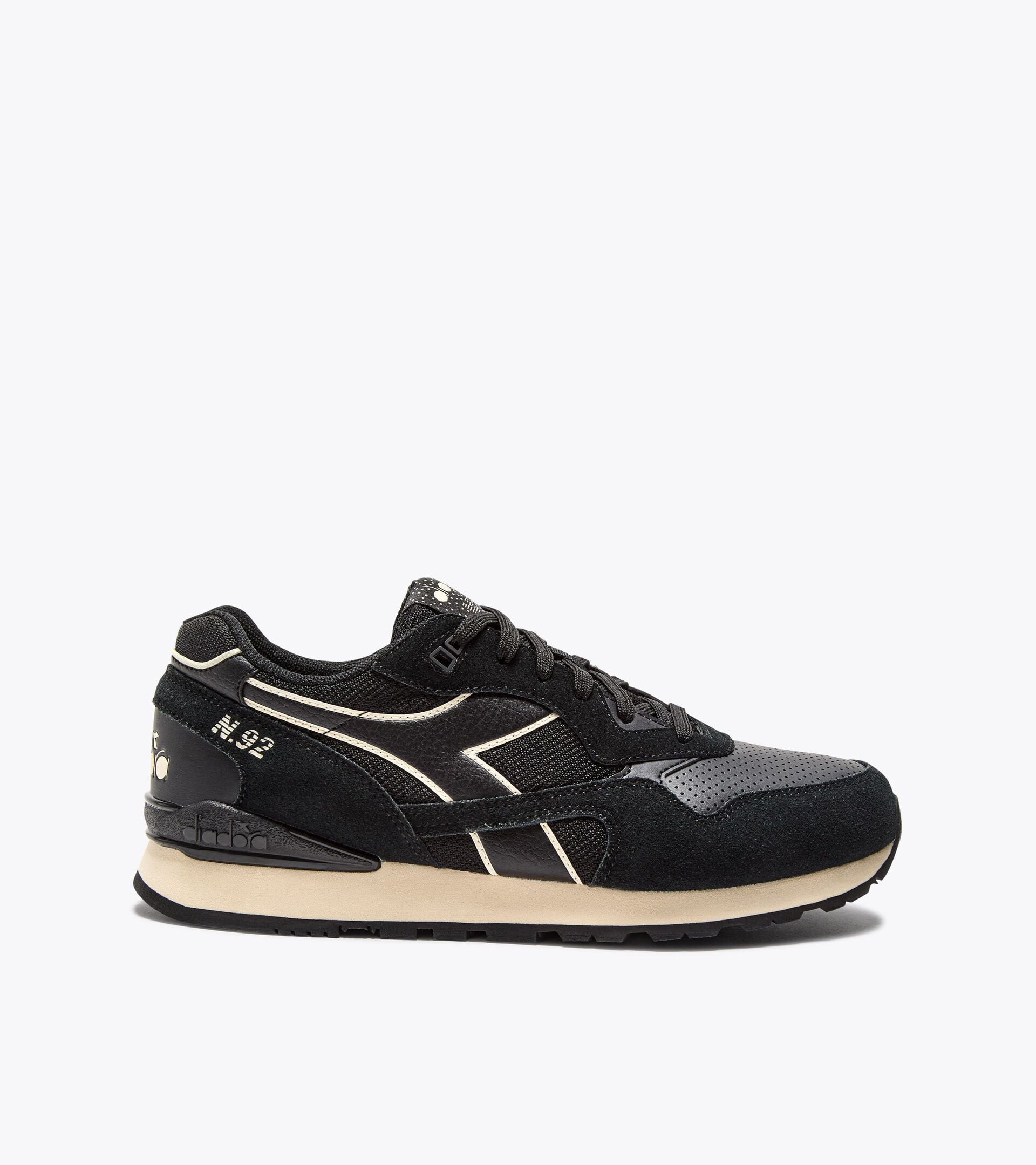 Sports sneakers - All-Gender
 N.92 ADVANCE BLACK /BLACK /BLACK - Diadora