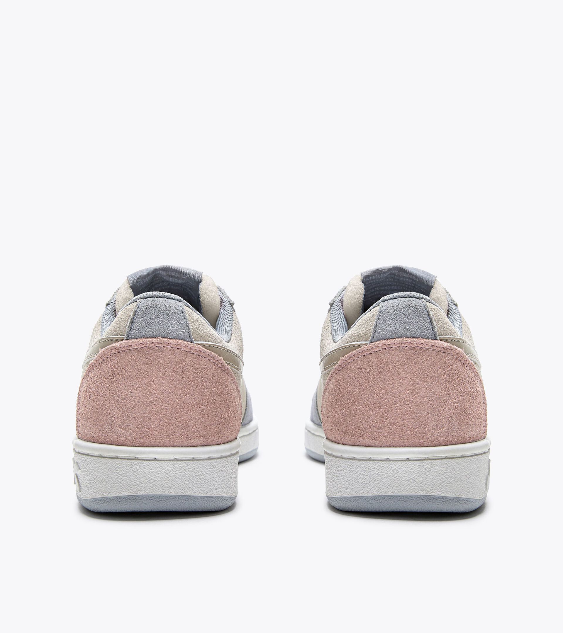 Sporty sneakers - Women MAGIC BASKET LOW SUEDE WN ARCTIC ICE/WHISPER WHITE - Diadora