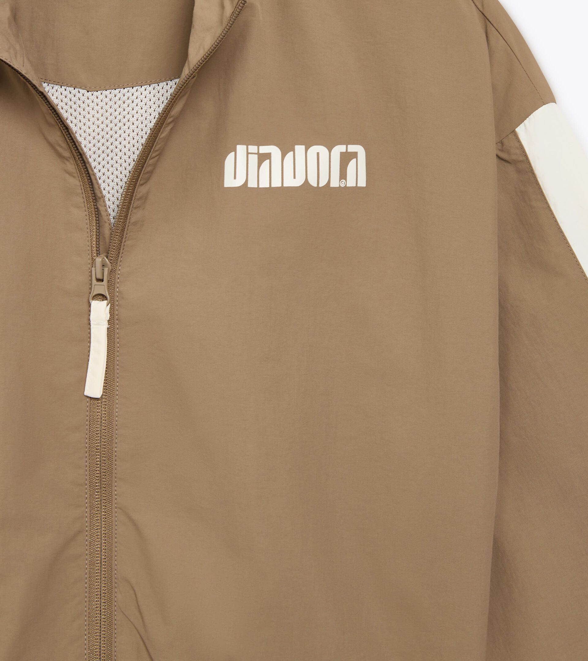 Track Jacket - Mujer
 L. TRACK JACKET ATHL. LOGO TINTE SEPIA - Diadora