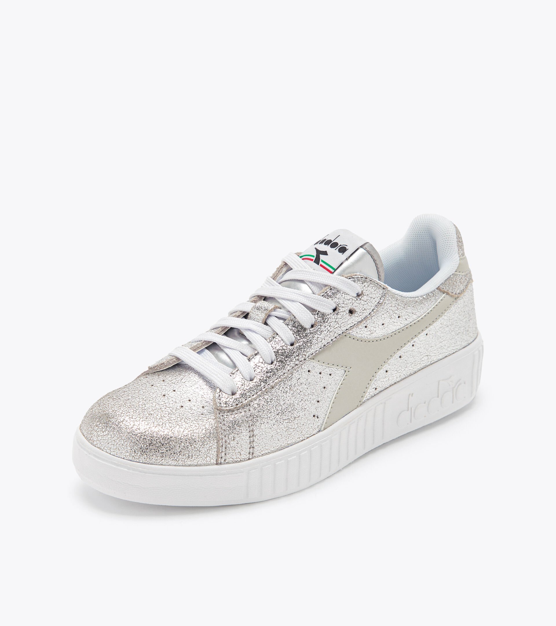 Sports shoes - Women
GAME STEP PREMIUM METAL WHITE/SILVER - Diadora