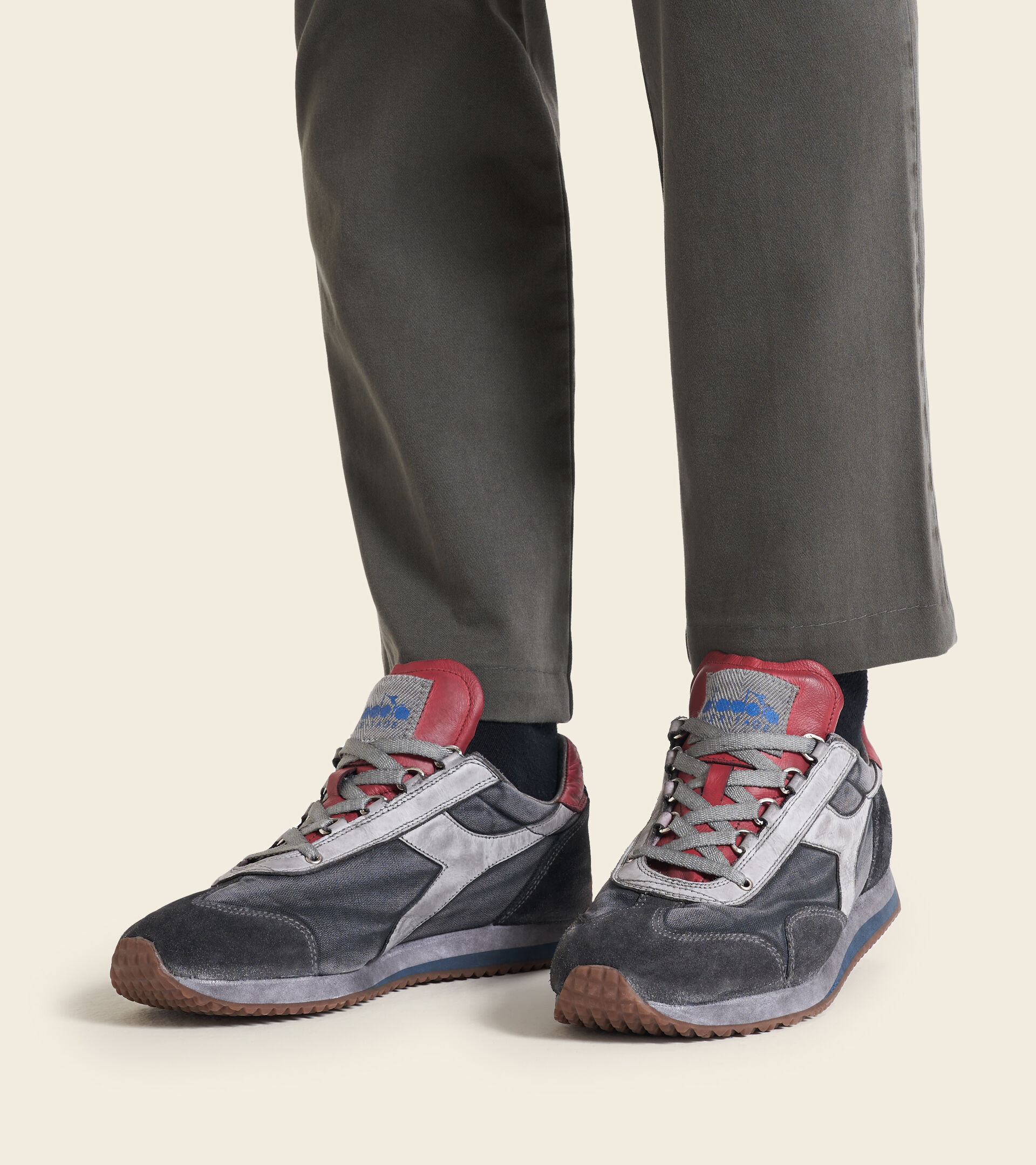 Footwear Heritage UNISEX EQUIPE H DIRTY STONE WASH EVO BLU MARE BERING Diadora